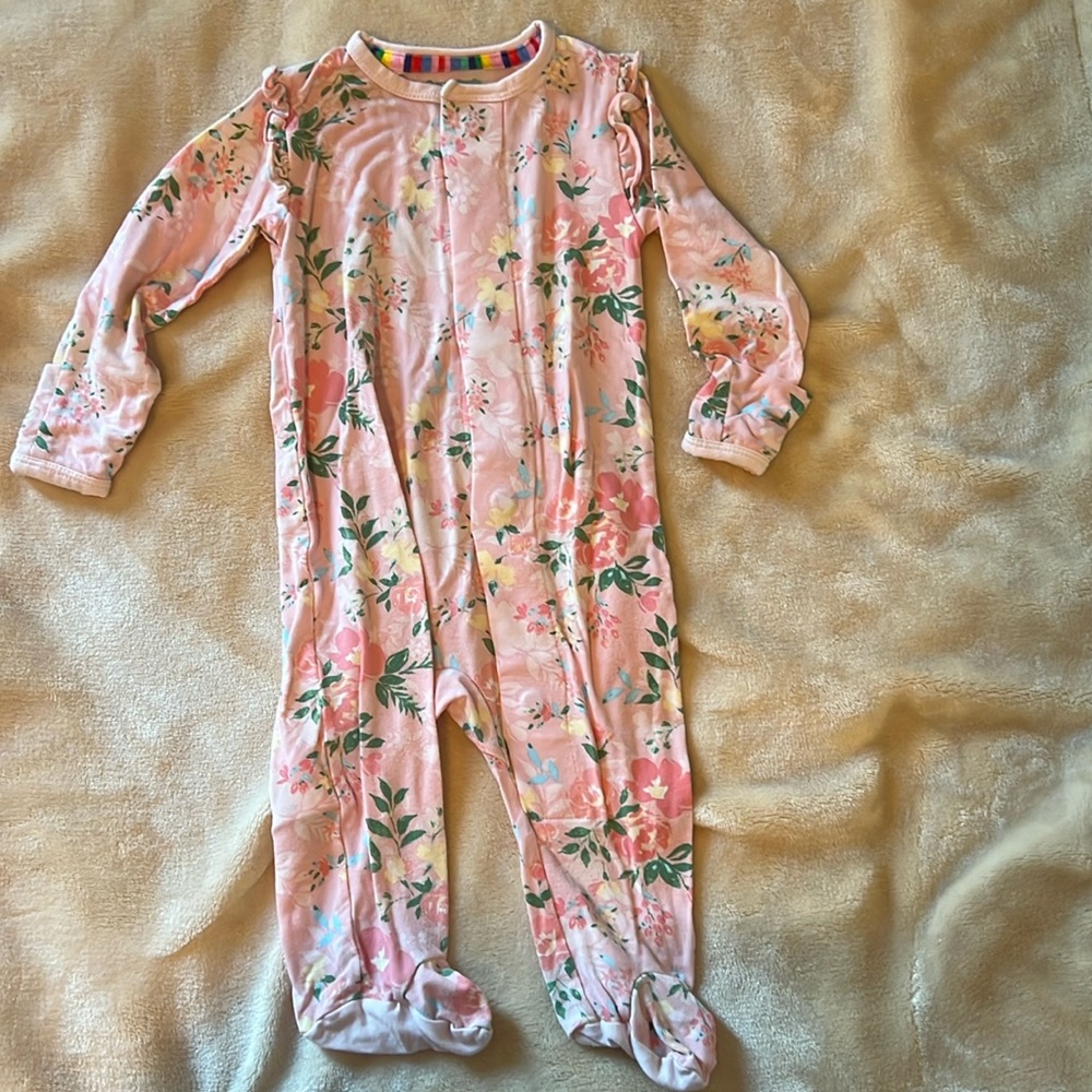 Magnetic Me sleeper size 0-3 months.